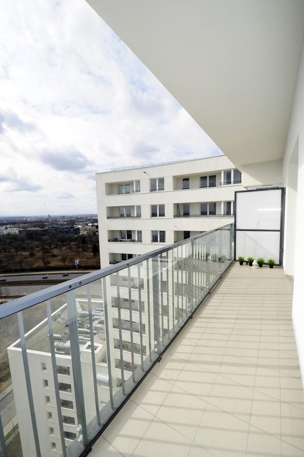 Апартаменти Romantic Sky Apartment- 15th Floor Краків