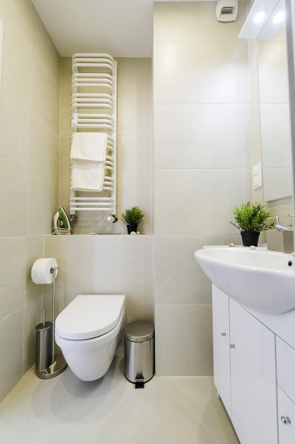 Апартаменти Romantic Sky Apartment- 15th Floor